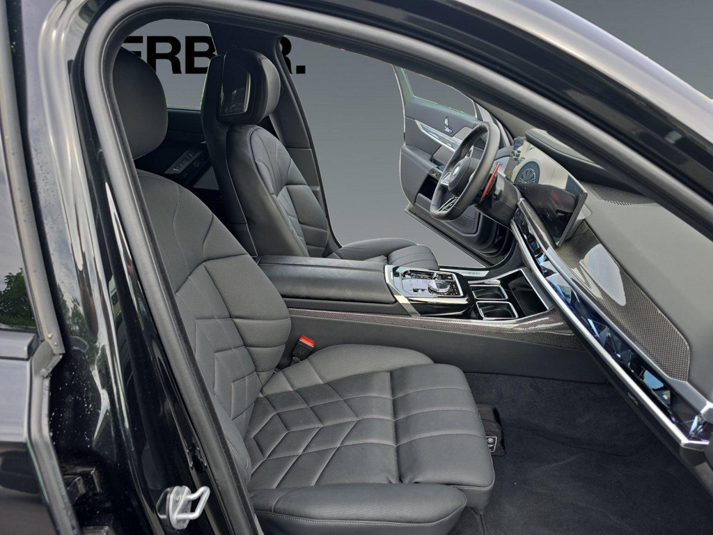 BMW M760