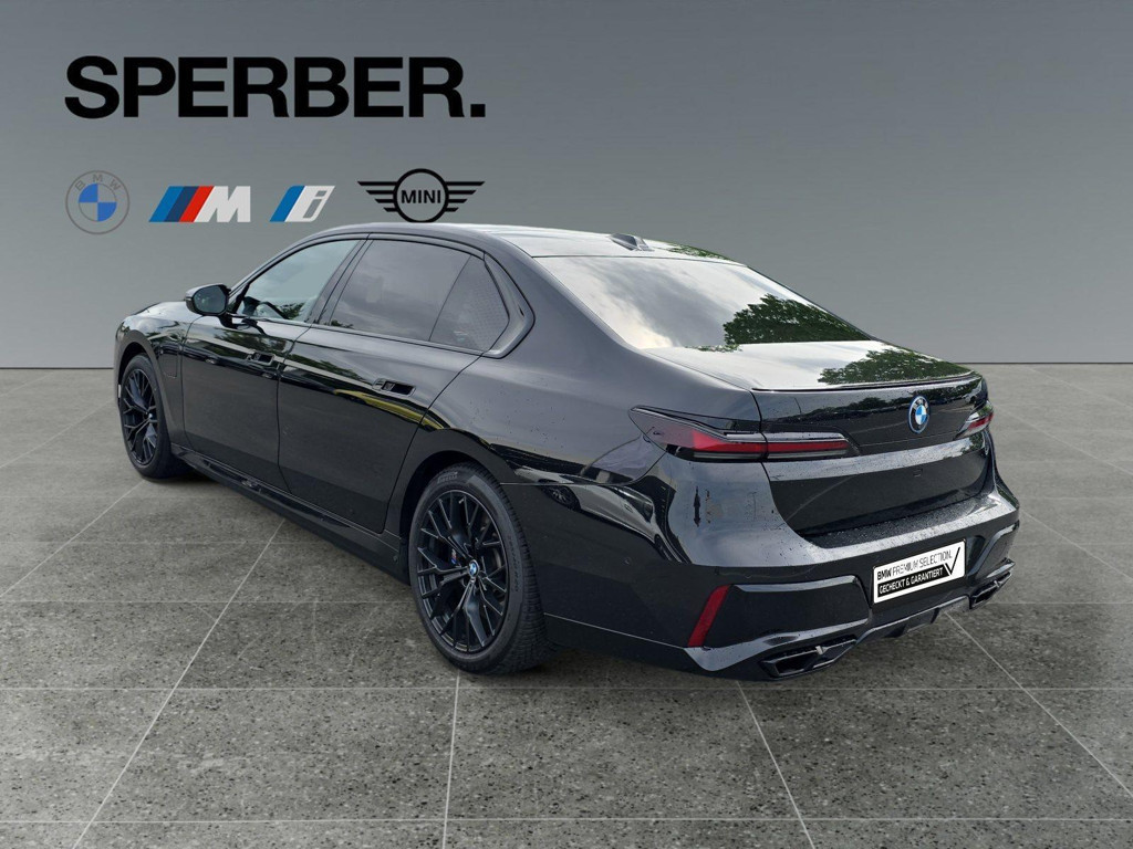 BMW M760