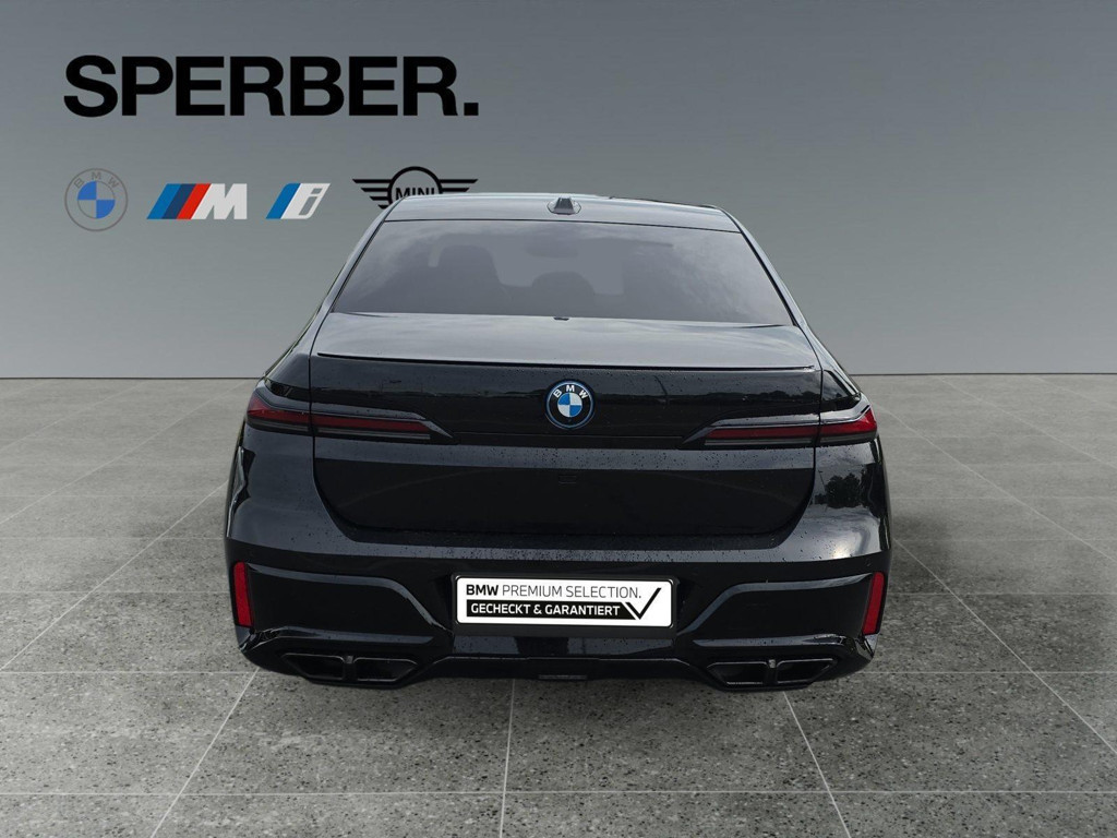 BMW M760