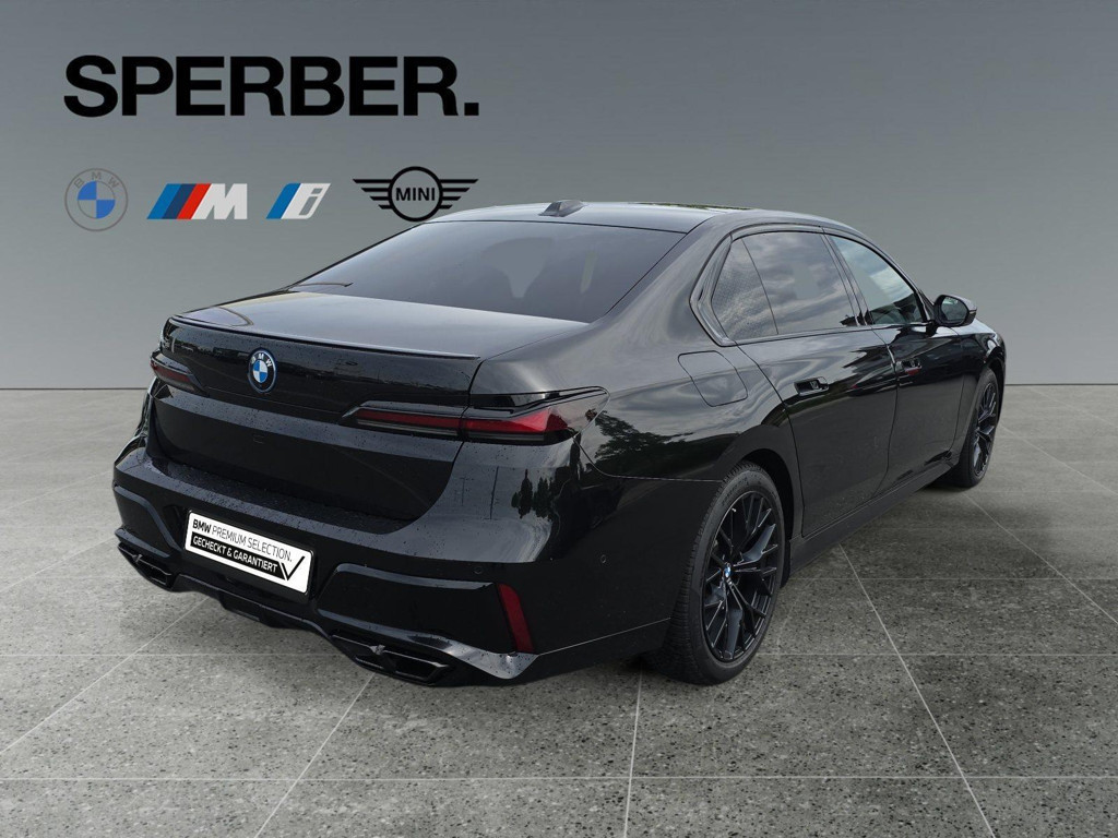 BMW M760