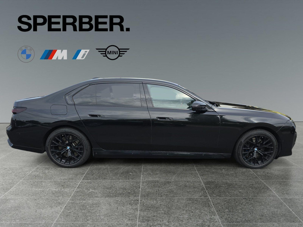 BMW M760