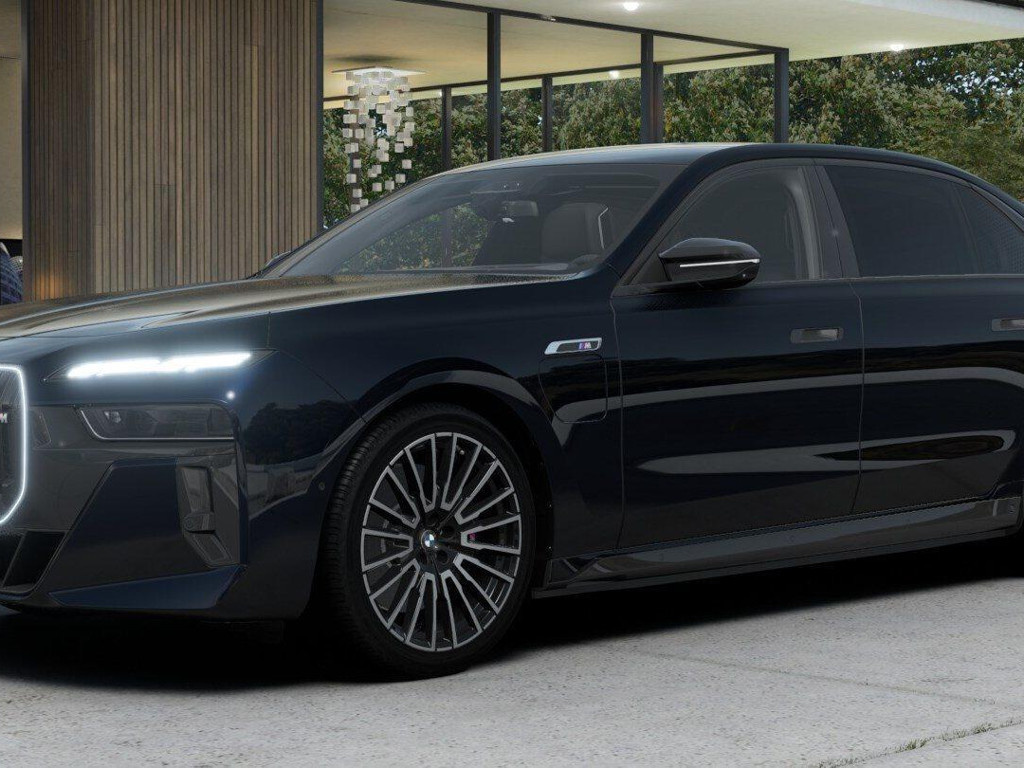 BMW M760 xDrive Sedan M760e
