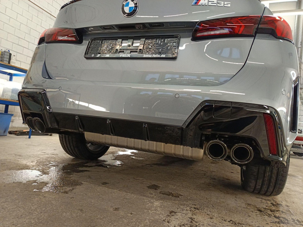 BMW M235