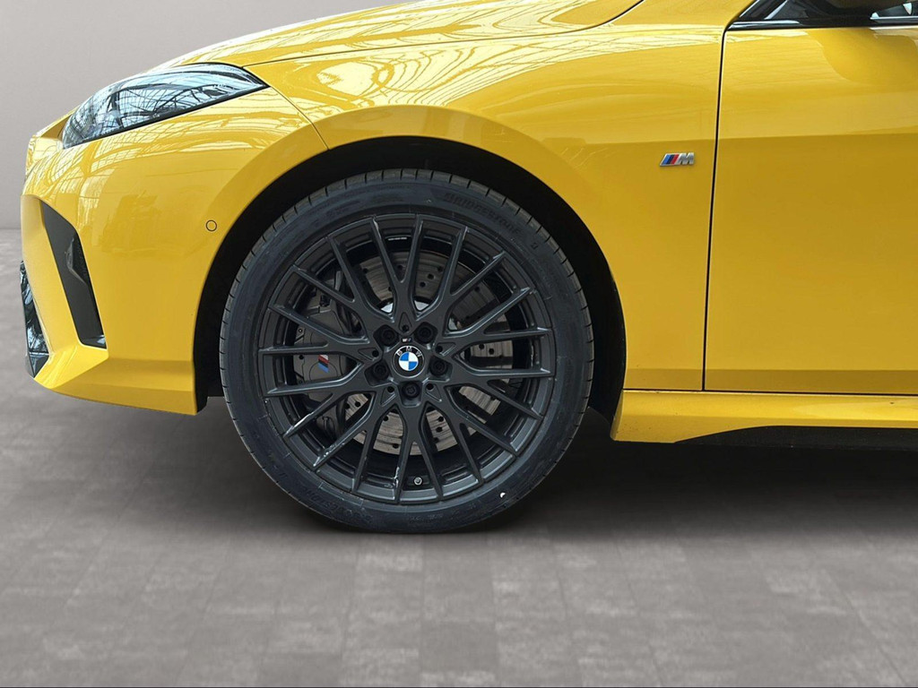 BMW M235