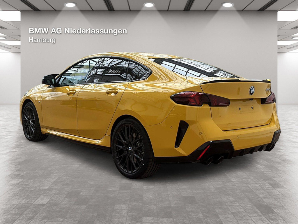 BMW M235