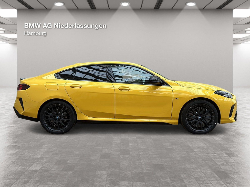 BMW M235