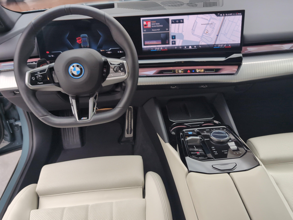 BMW i5