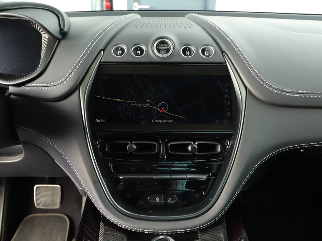 Aston Martin DBX