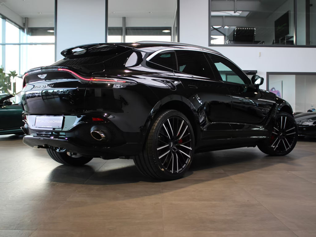 Aston Martin DBX