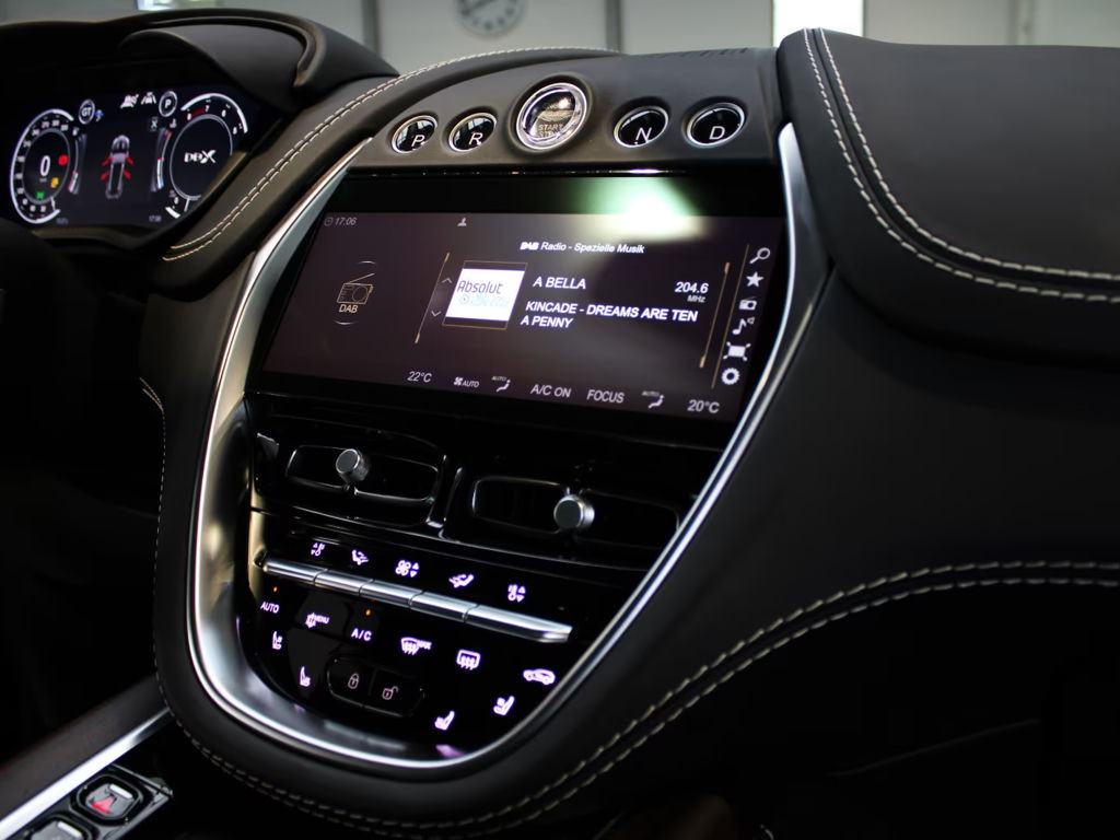 Aston Martin DBX