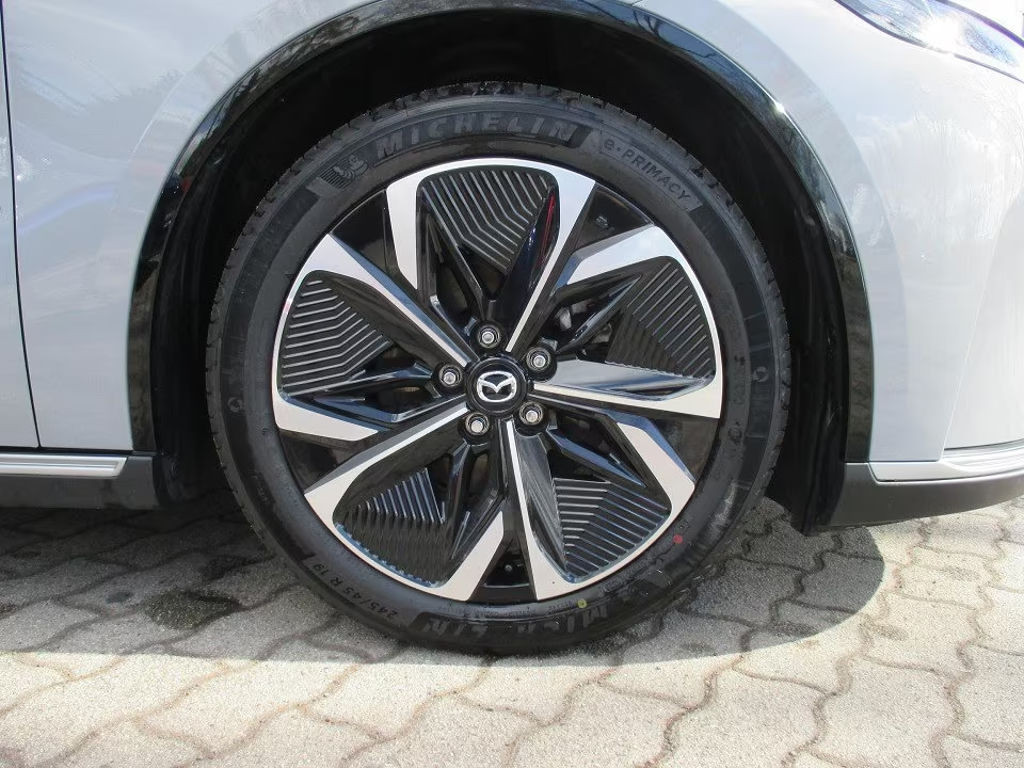 Mazda 6e
