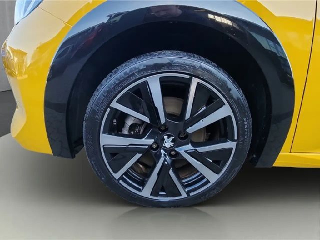 Peugeot e-208