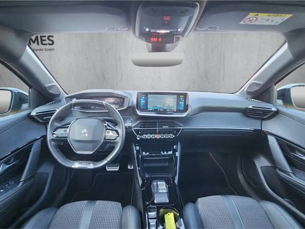 Peugeot e-208