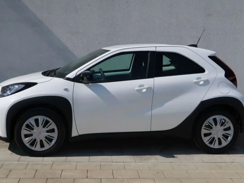 Toyota Aygo X Business Hatchback