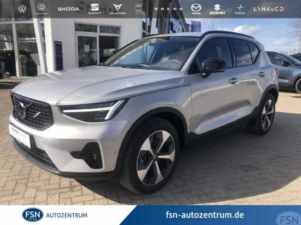 Volvo XC40 Plus Dark