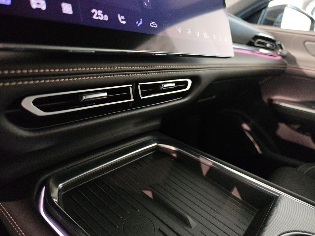 Mazda 6e