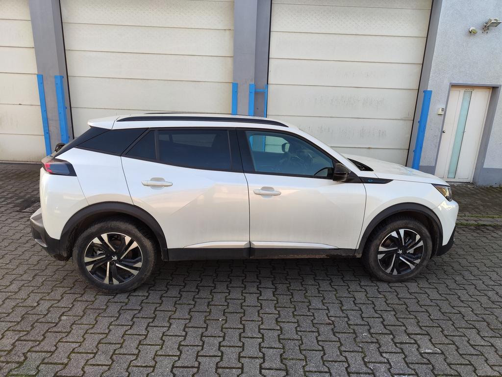 Peugeot e-2008