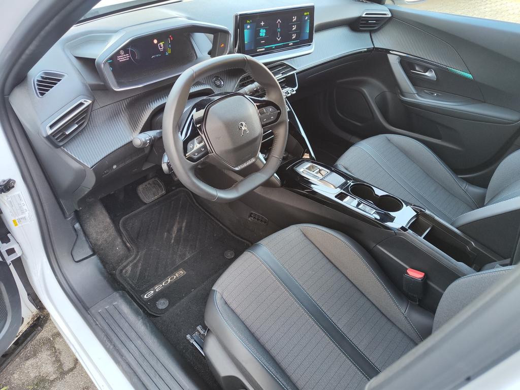 Peugeot e-2008
