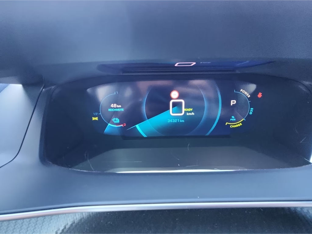 Peugeot e-208