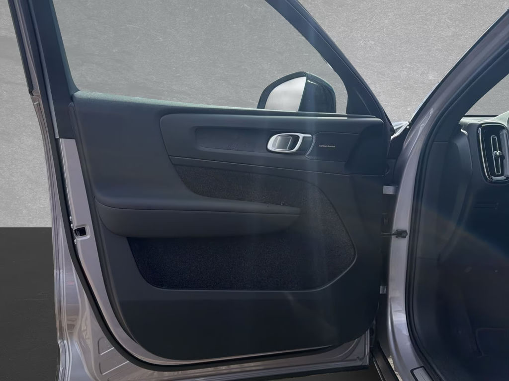 Volvo EX40