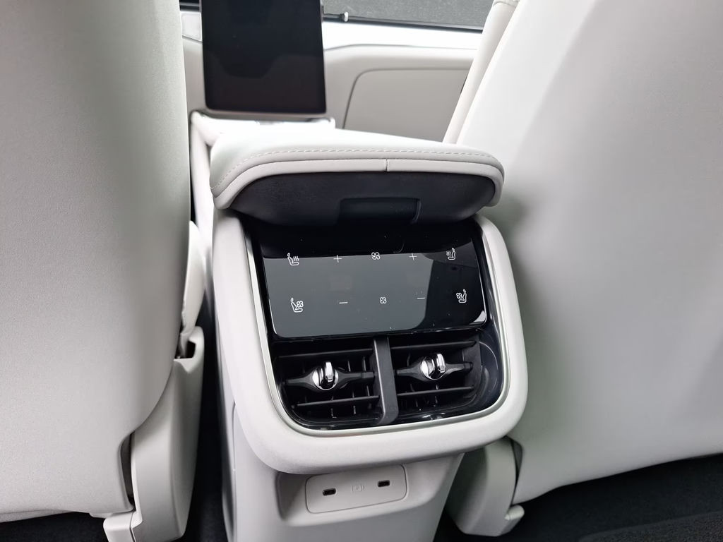 Volvo ES90