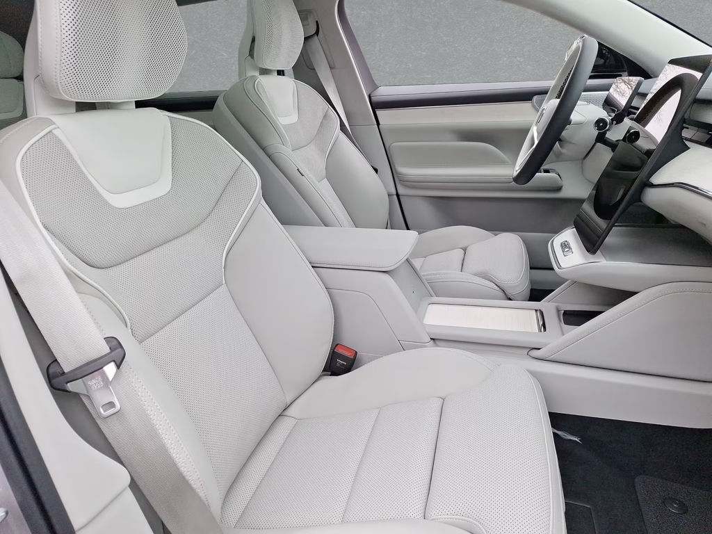 Volvo ES90