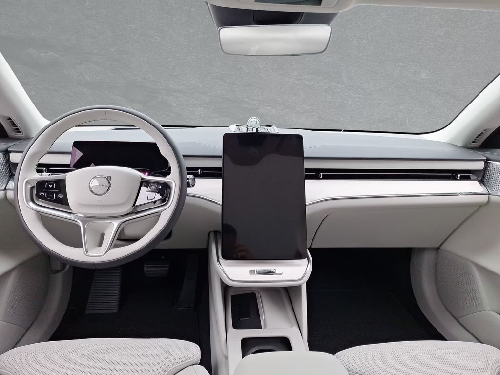 Volvo ES90