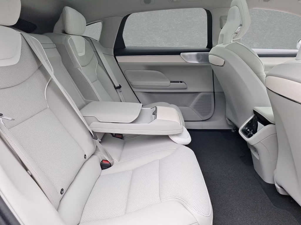 Volvo ES90