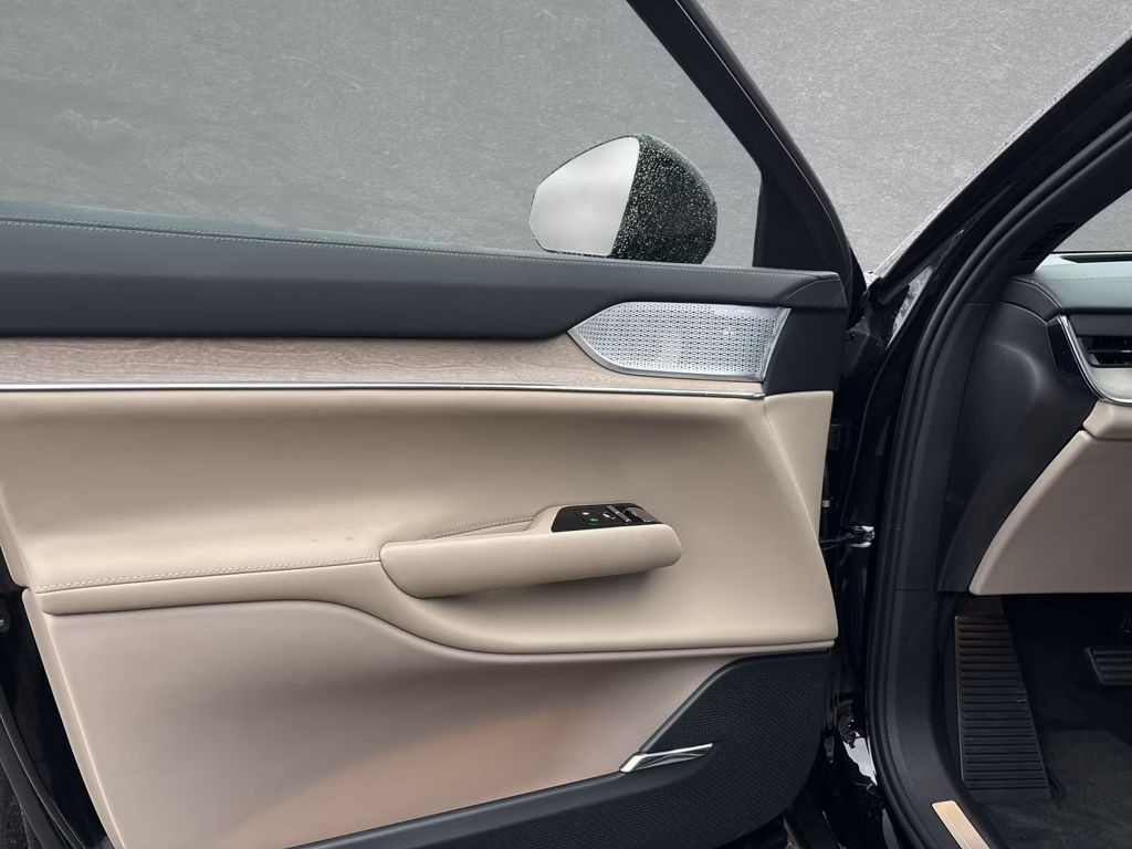 Volvo EX90