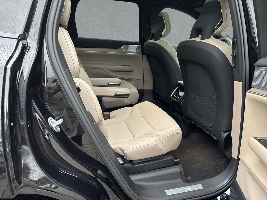 Volvo EX90