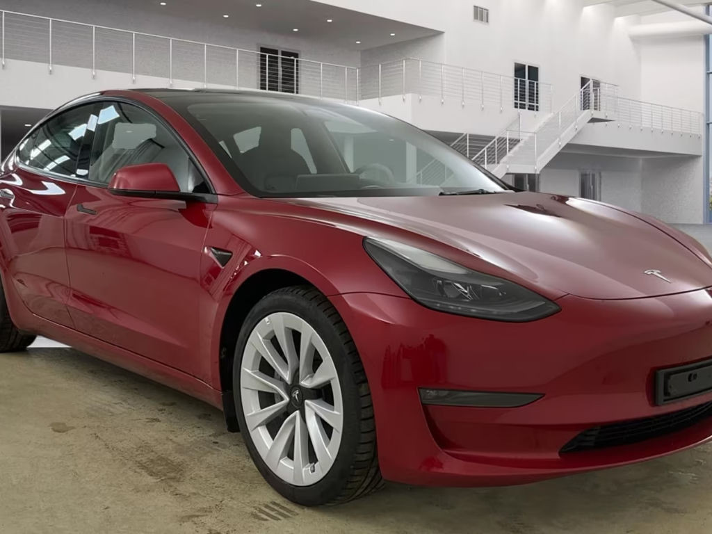 Tesla Model 3 AWD