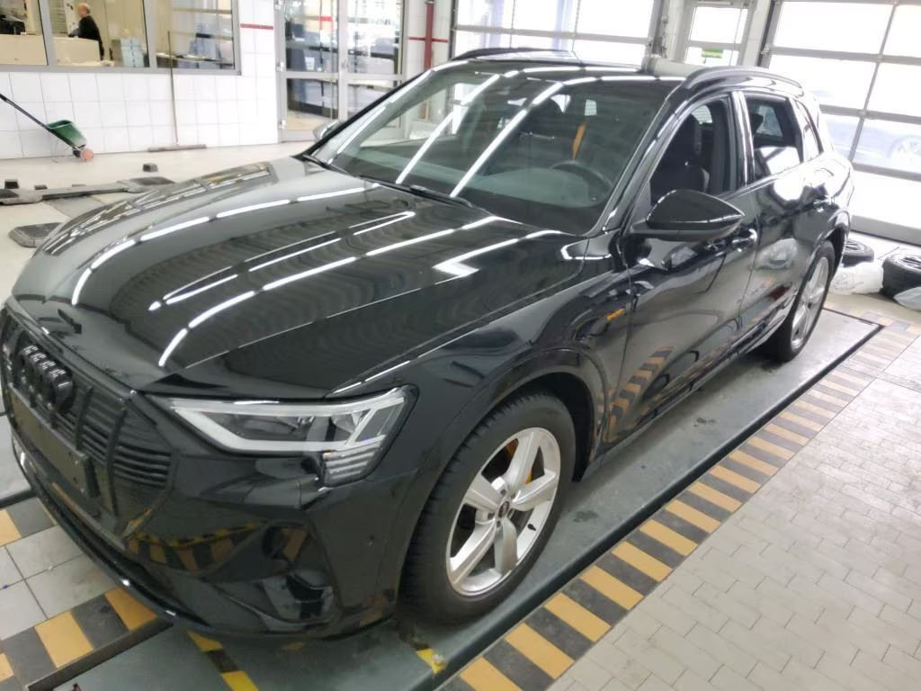 Audi e-tron Black Edition S-Line 55