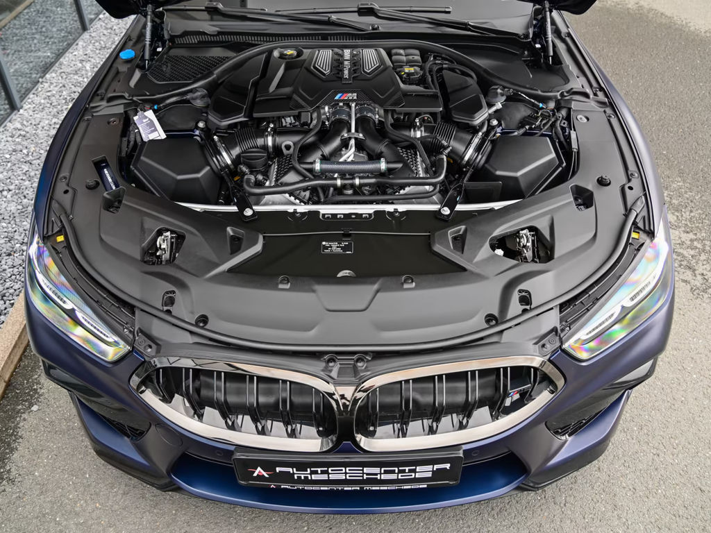 BMW M8
