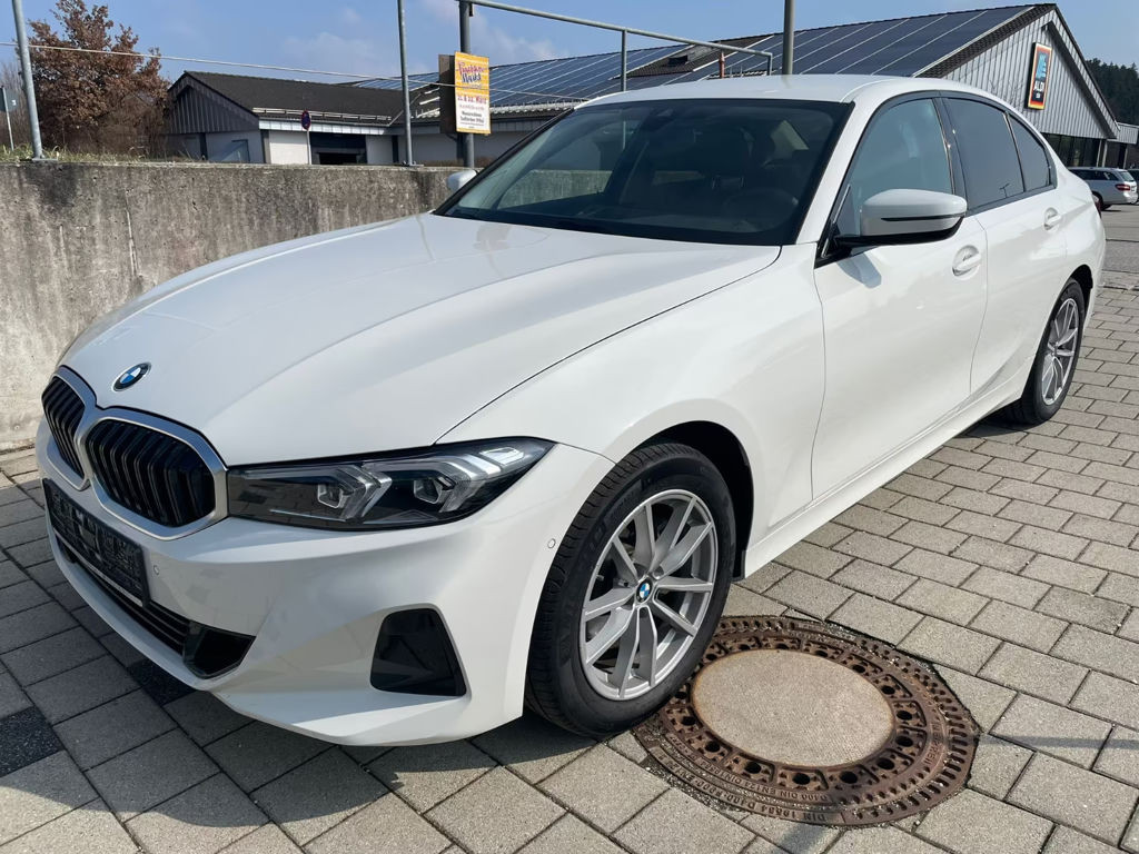 BMW 3 Serie 318 M-Sport Sedan 318i