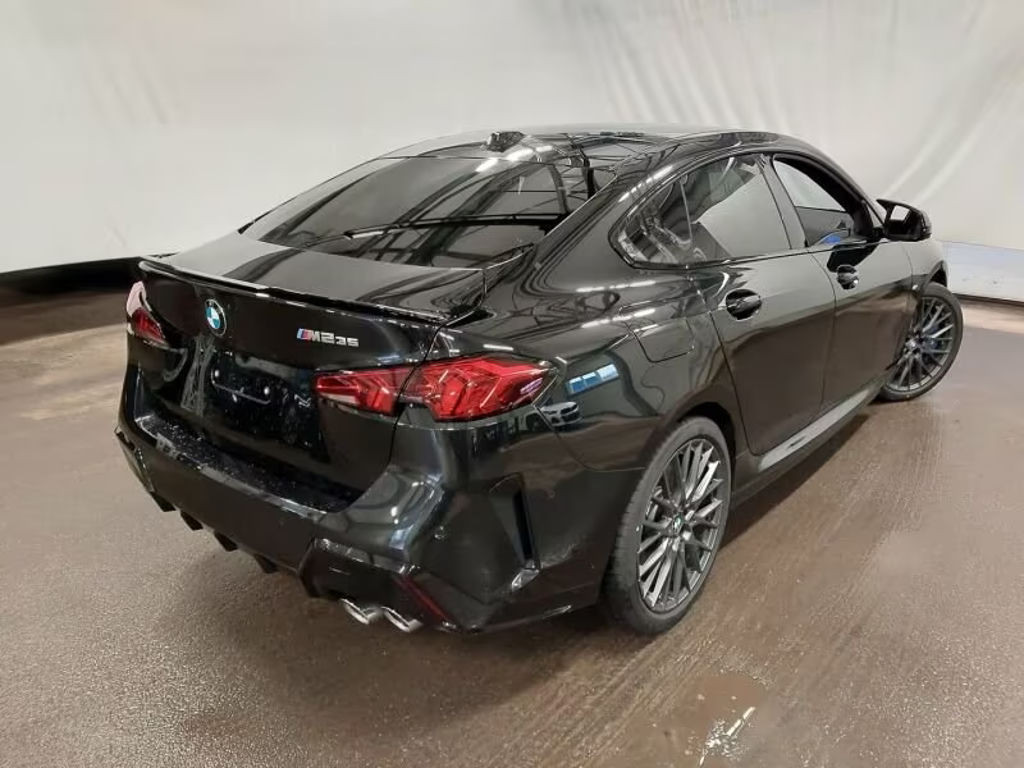 BMW M235