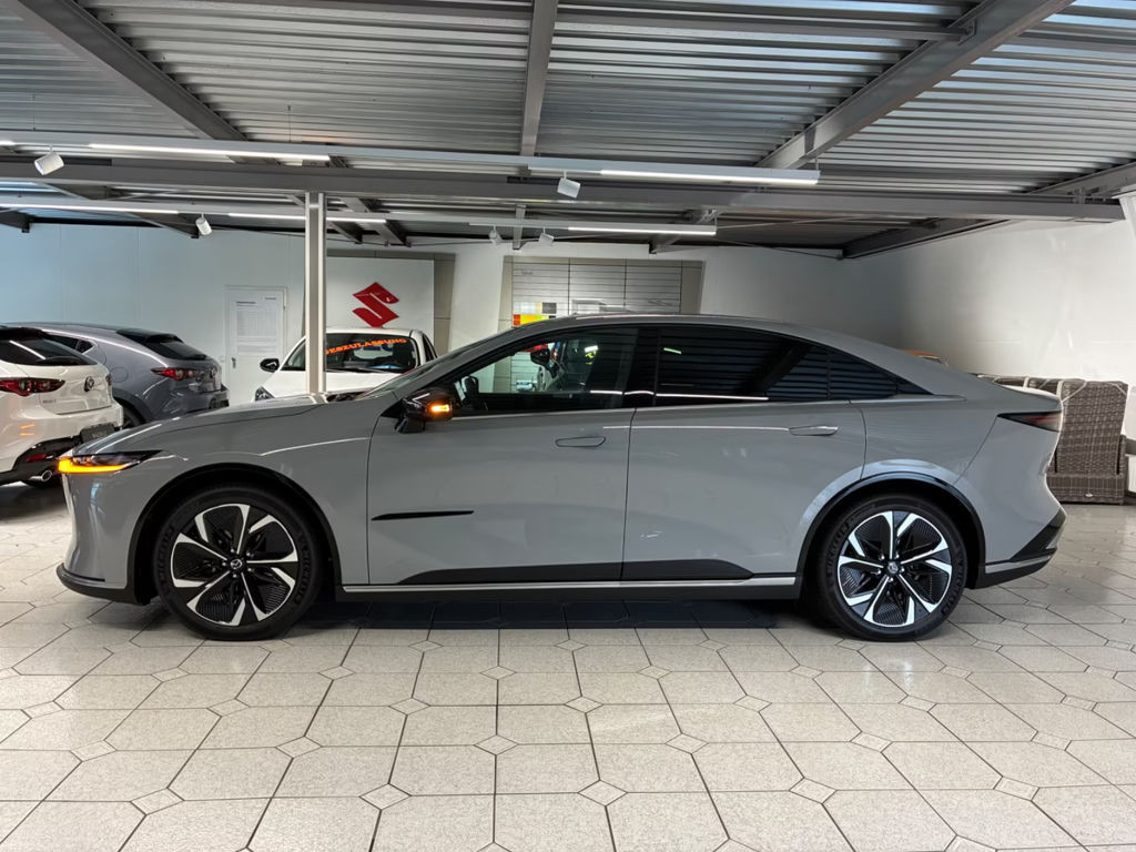 Mazda 6e