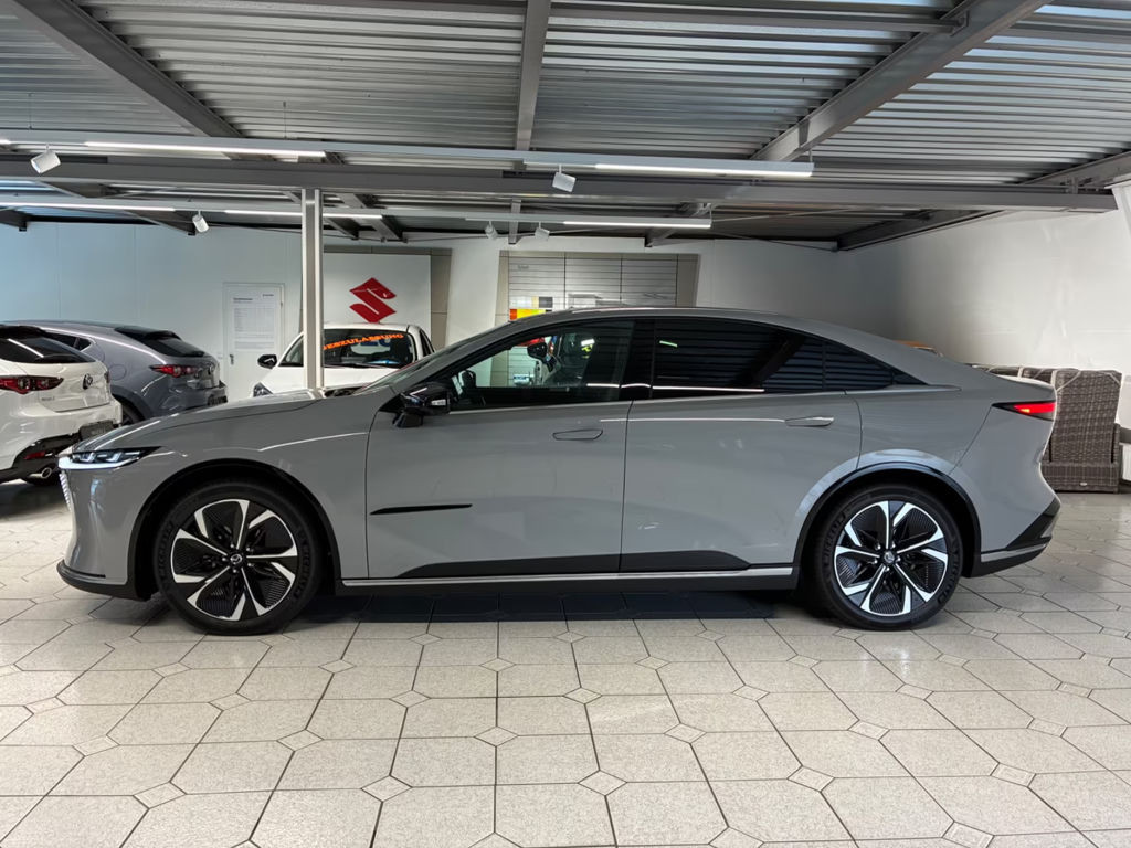 Mazda 6e