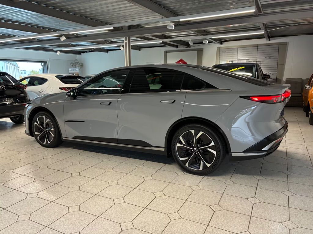 Mazda 6e