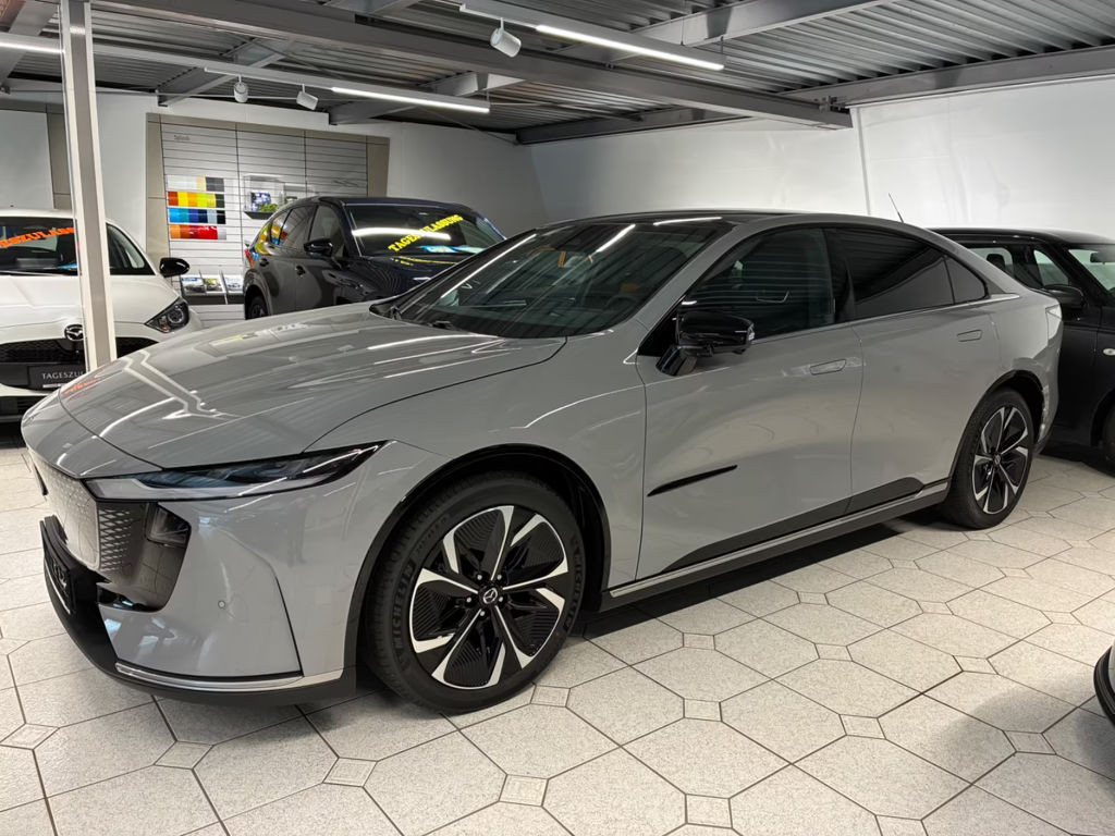 Mazda 6e