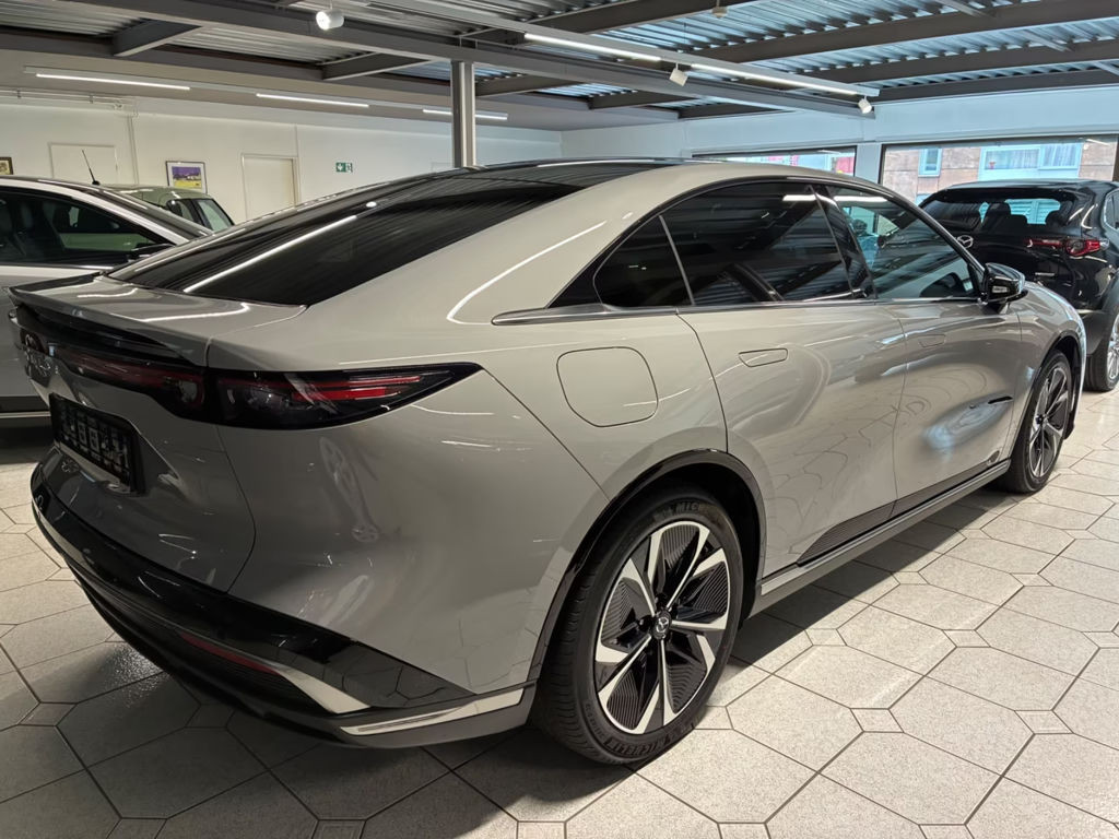 Mazda 6e