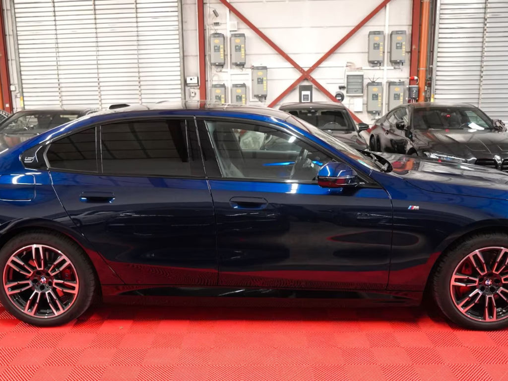 BMW i5