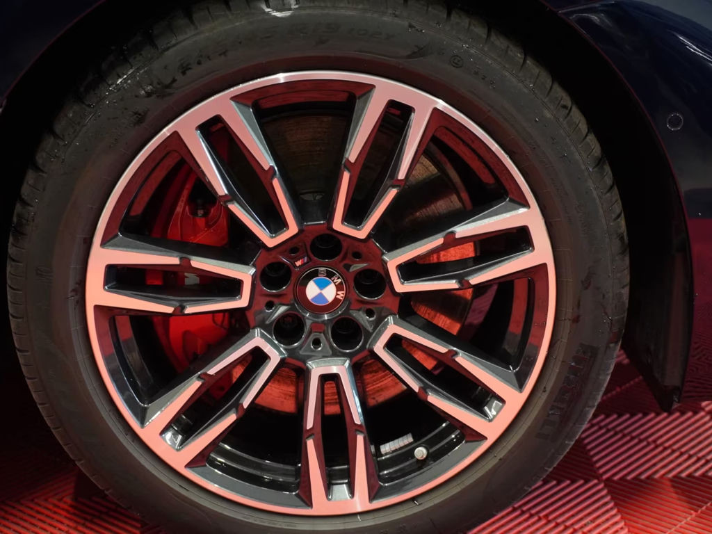 BMW i5