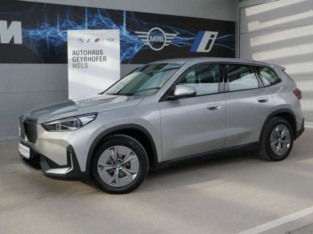 BMW iX1