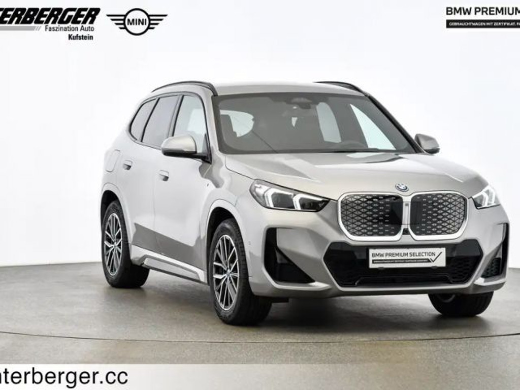 BMW iX1