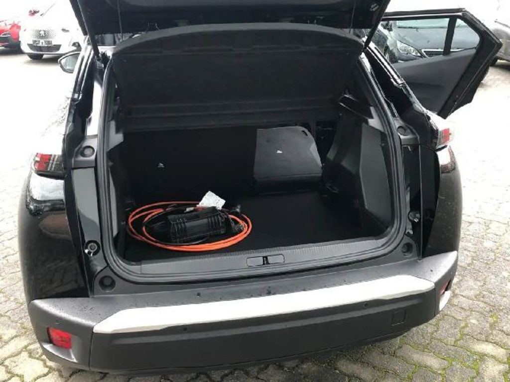 Peugeot e-2008