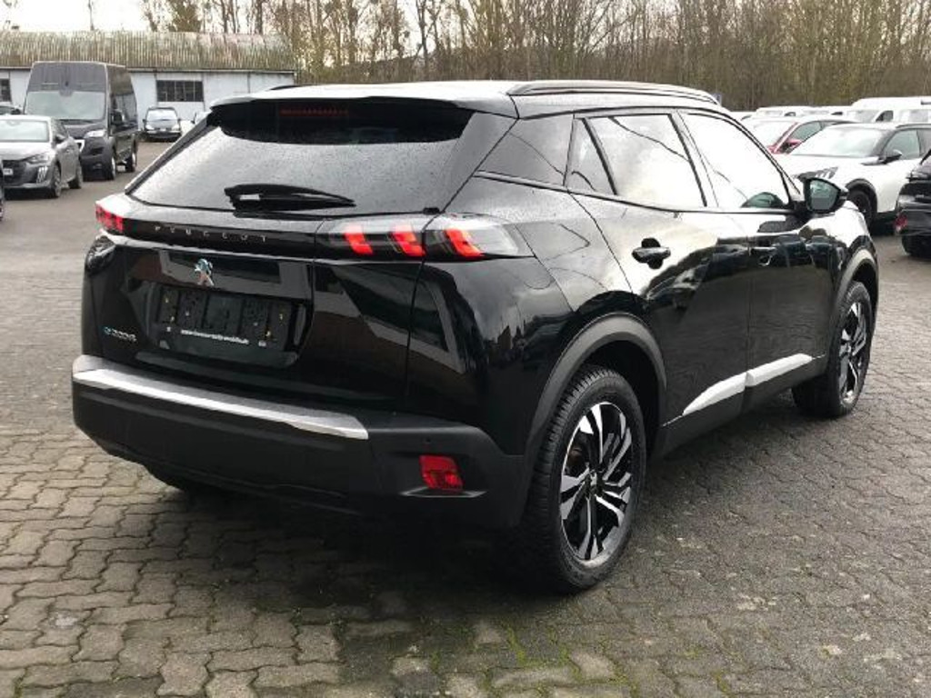 Peugeot e-2008