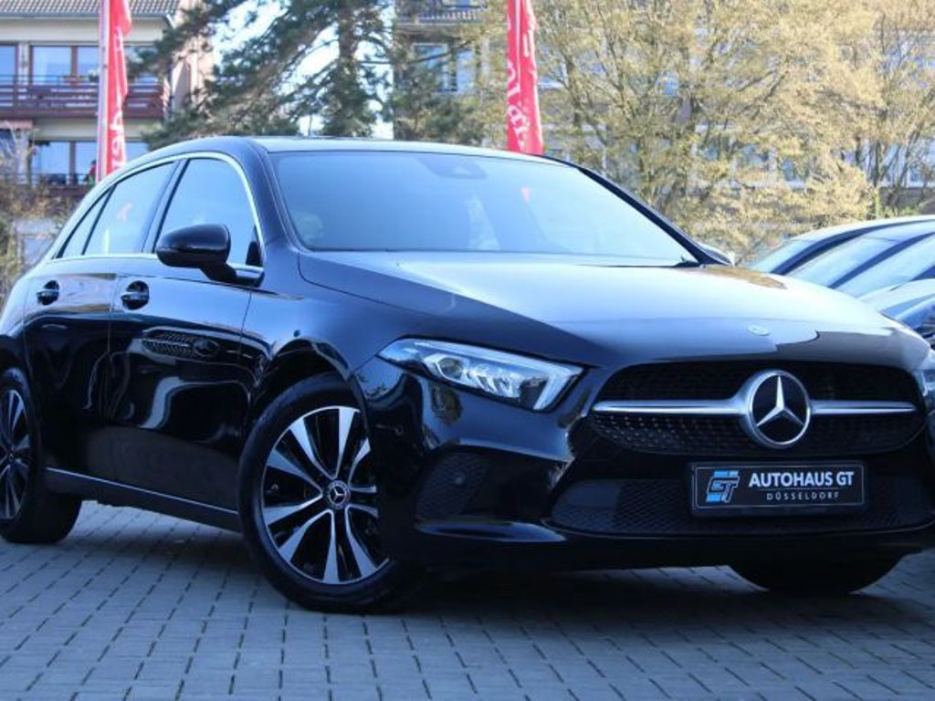 Mercedes-Benz A-Klasse A 180 DCT/Pano/Leder/Kamera/Navi/Sitzhzg/Tempoma
