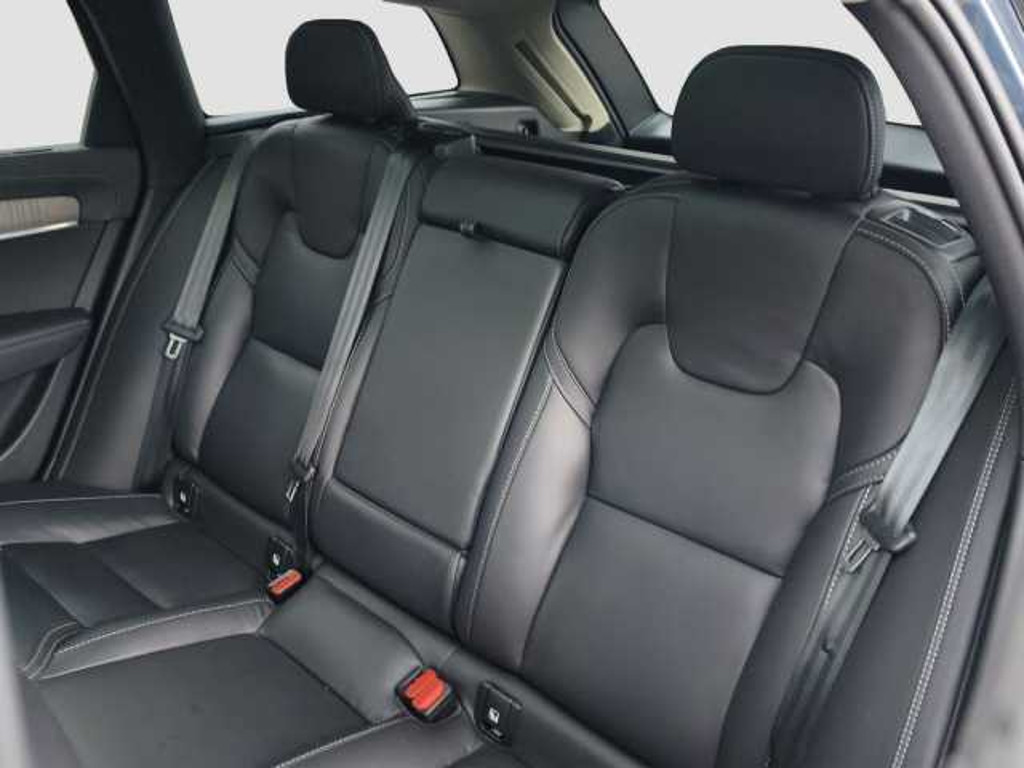 Volvo V90 Cross Country