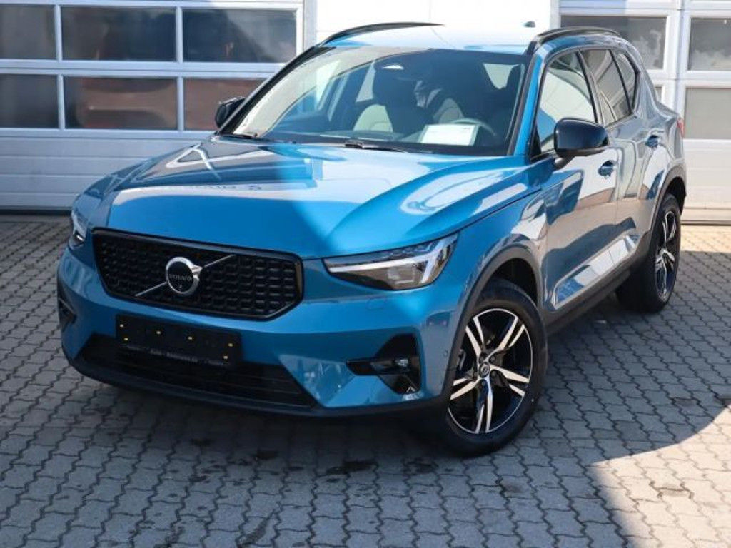 Volvo XC40 Plus Dark