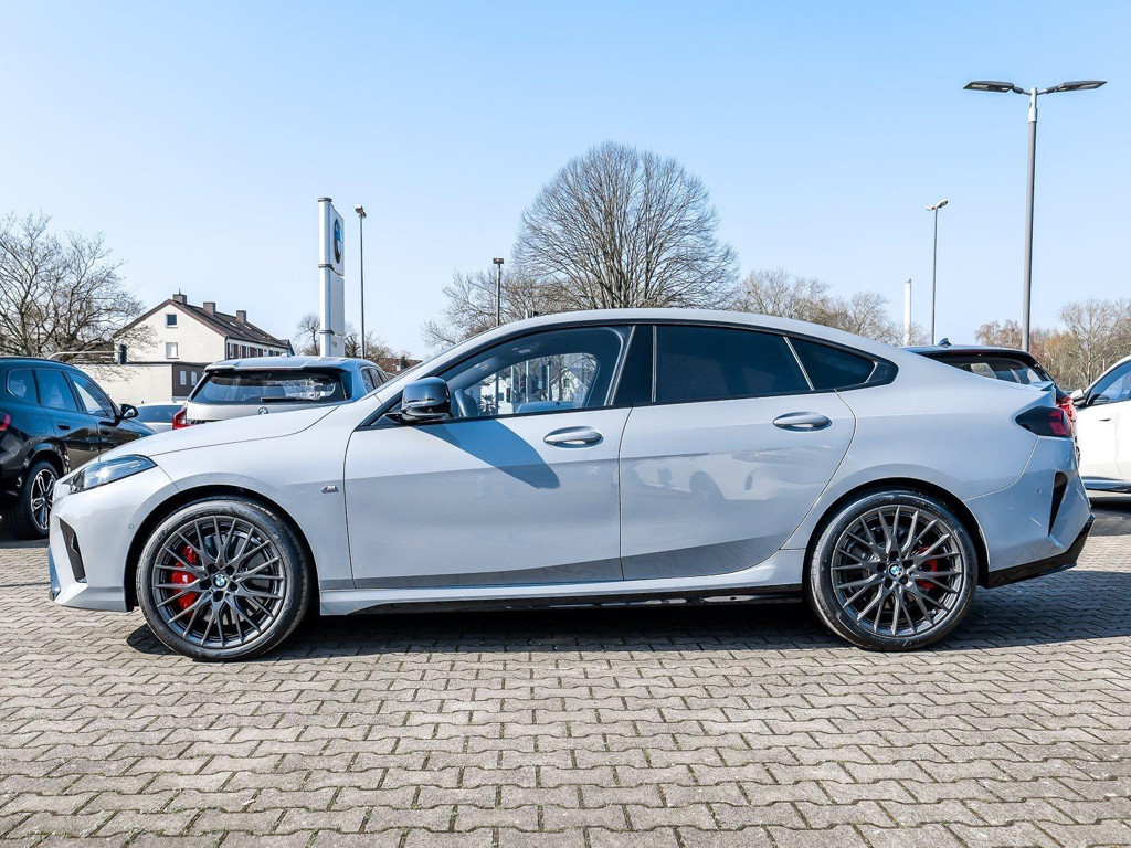 BMW M235